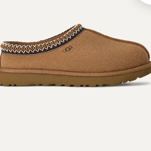 Ugg Tasman Slipper size 9. Never worn